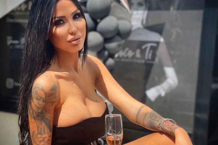 Tko je Tijana Ajfon?