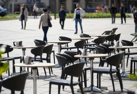 Trenutni epidemiološki uvjeti nemogući za rad kafića u Sloveniji