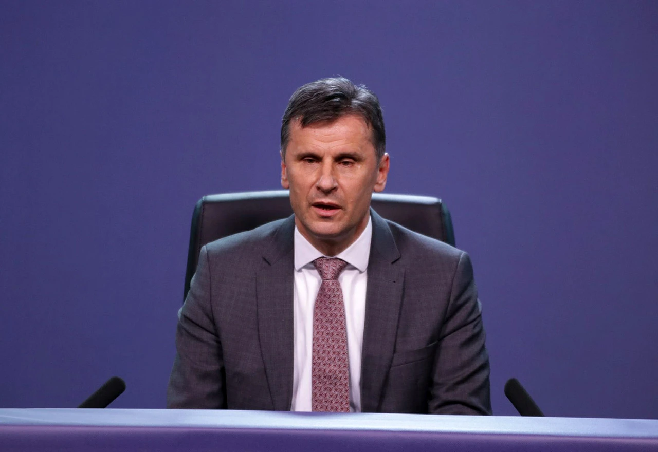 Novalić: Federacija će pozajmiti 10.000 testova RS-u