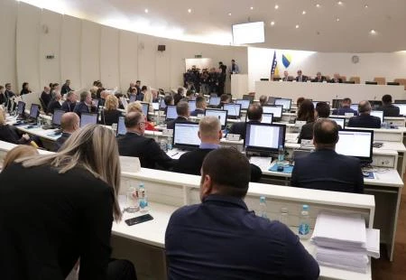 Zakon kojim se smanjuju plaće parlamentaraca, ministara i savjetnika