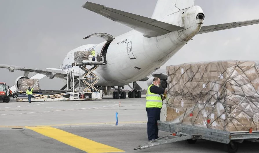 Prvi avion s opremom za pokretnu bolnicu stiže u Banju Luku