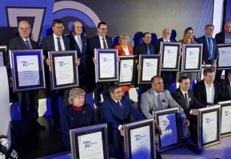 Privilegija u doba korone: Novalić i Džindić se mogu testirati, ostali ne