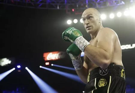 Fury 'nokautirao' koronavirus i otišao na pivo