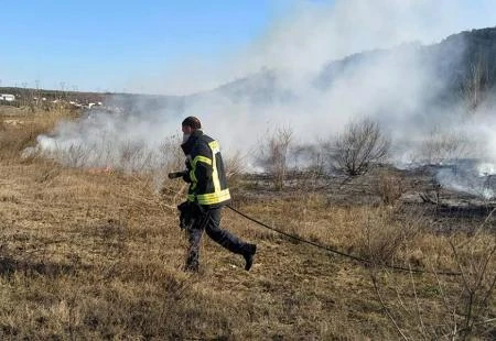Mostarski vatrogasci u 24 sata gasili pet požara