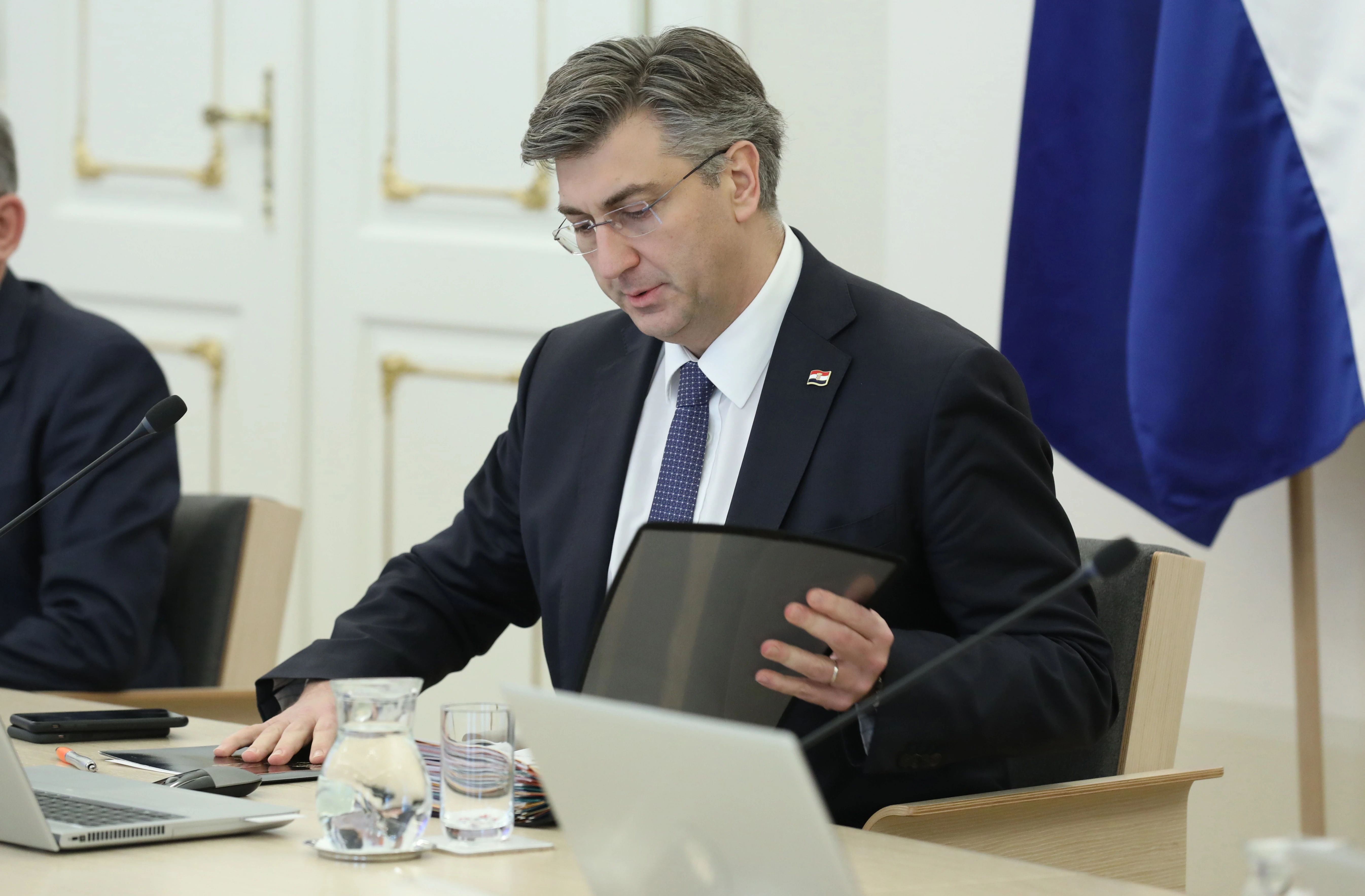 Hrvatska odgađa plaćanje poreza i doprinosa