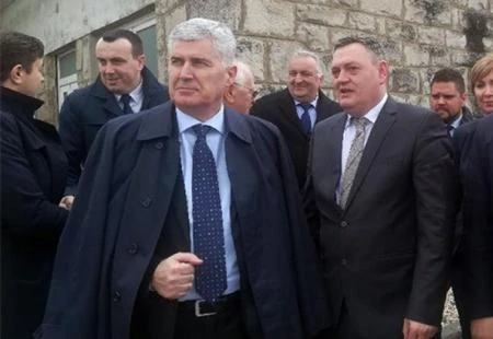 Okreće li duvanjski HDZ leđa Čoviću?