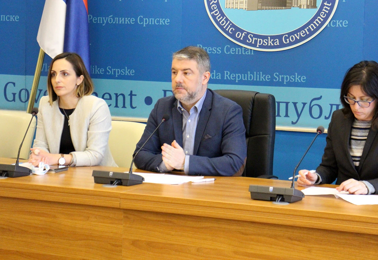 RS: Pod nadzorom se nalazi 221 osoba zbog koronavirusa