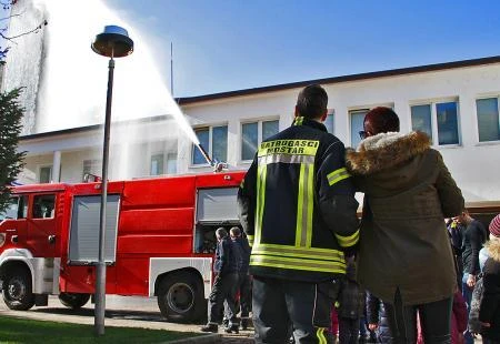 50 tisuća maraka za odjeću mostarskih vatrogasaca