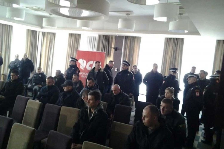 I to je BiH: Policija morala uvoditi red u stranci