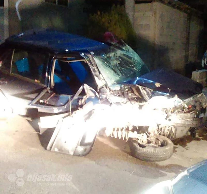 Pijan bježao od policije pa udario u parkirano vozilo