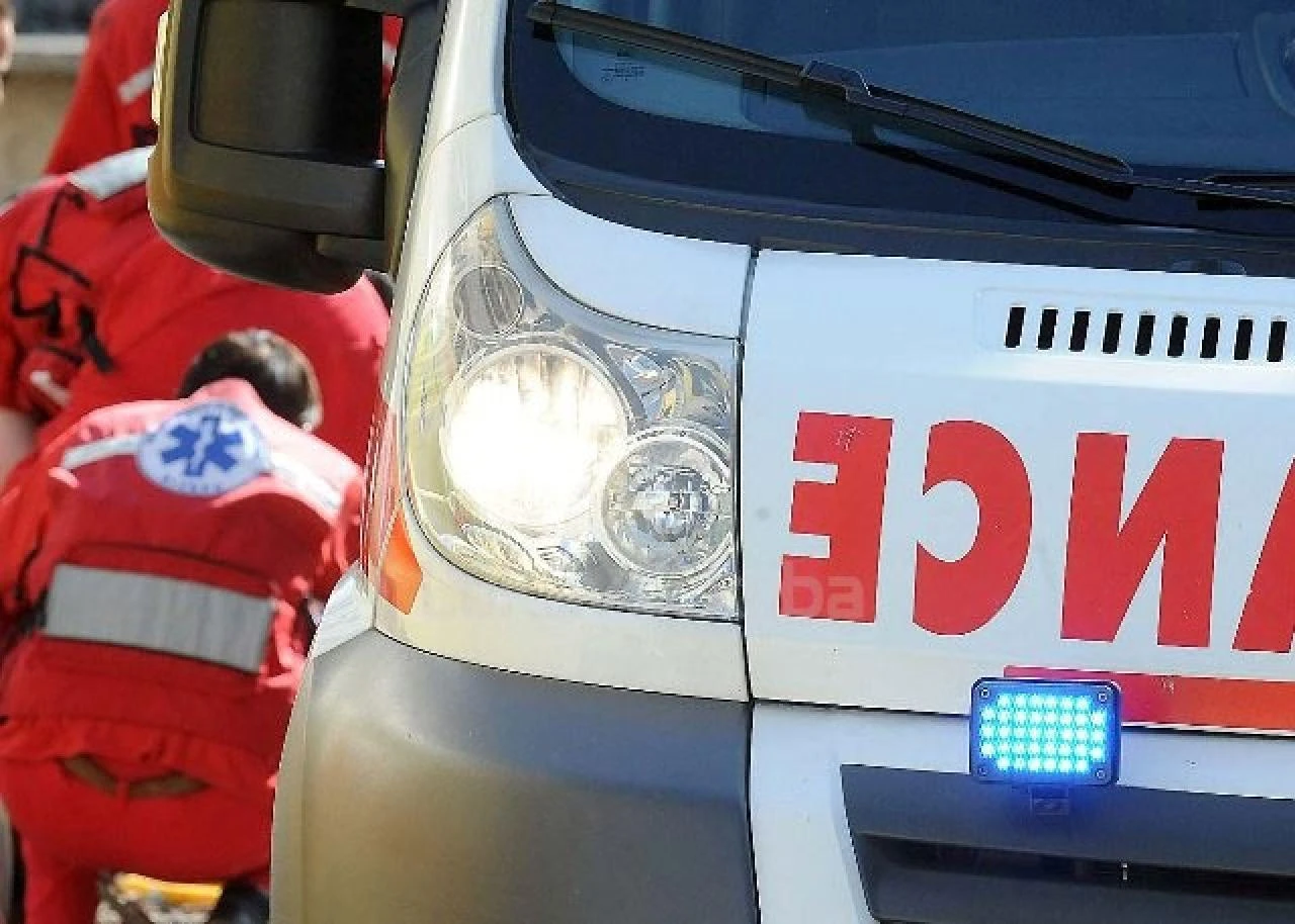 Dvoje ozlijeđenih u teškoj prometnoj nesreći u Čapljini, intervenirali i vatrogasci