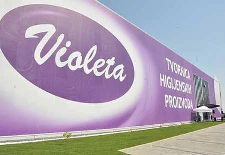 Violeta donira udrugama roditelja djece kojima treba pomoć