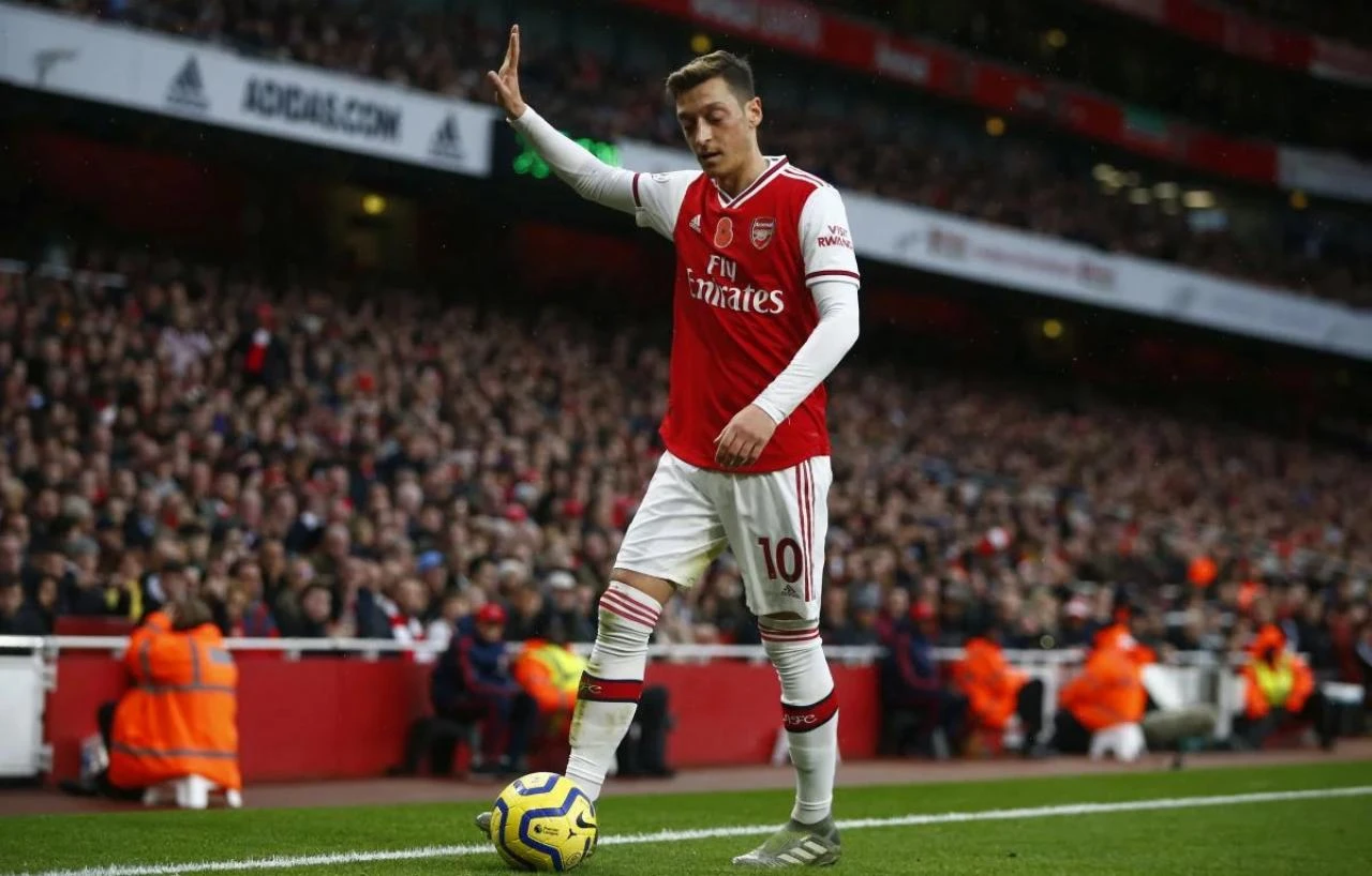 Kineska televizija ne prenosi Arsenal zbog Ozilovih komentara o muslimanima