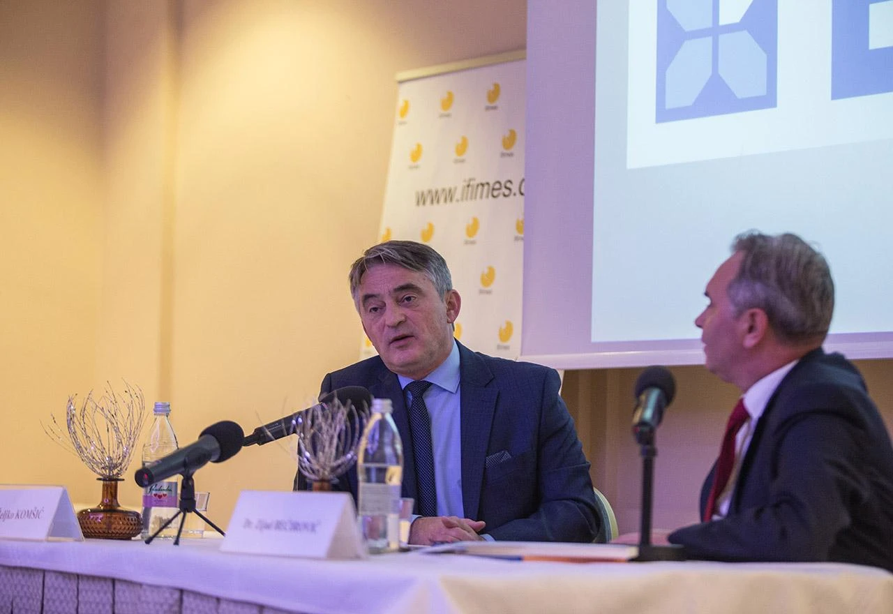 Komšić: Nagrada Handkeu čin mržnje prema žrtvama genocida