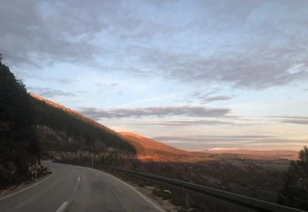 Mještani duvanjskog sela najavljuju blokadu: Potok teče preko ceste