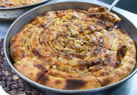 Duvanjski burek ispod sača hit u Zagrebu!