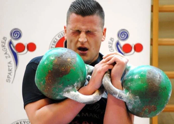 Znate li što je kettlebell? Upoznajte Mostarca koji je sjajan u ovom sportu