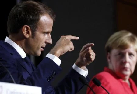 Merkel: Grube riječi Macrona o NATO-u