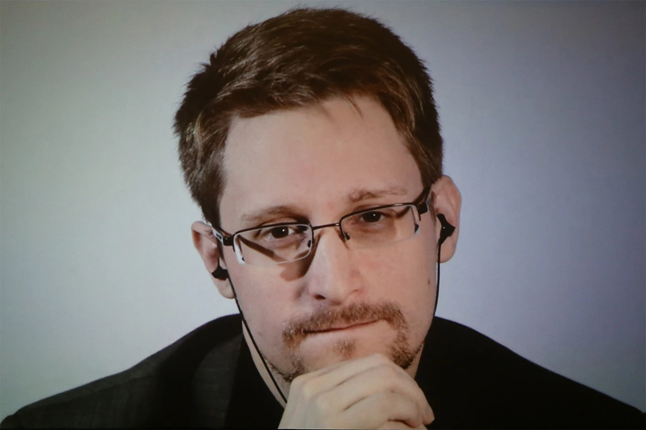 Snowden objasnio kako nas mobiteli špijuniraju