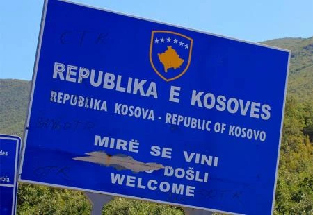 Forenzičari i zaštitna odijela za brojanje glasova iz središnje Srbije