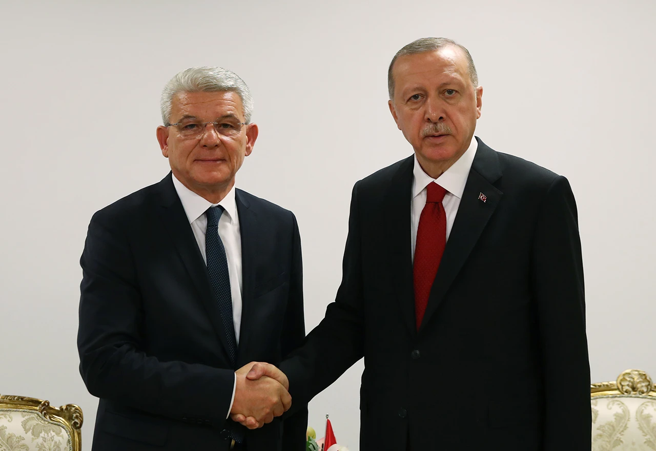 Erdogan se u Istanbulu sastao sa Džaferovićem