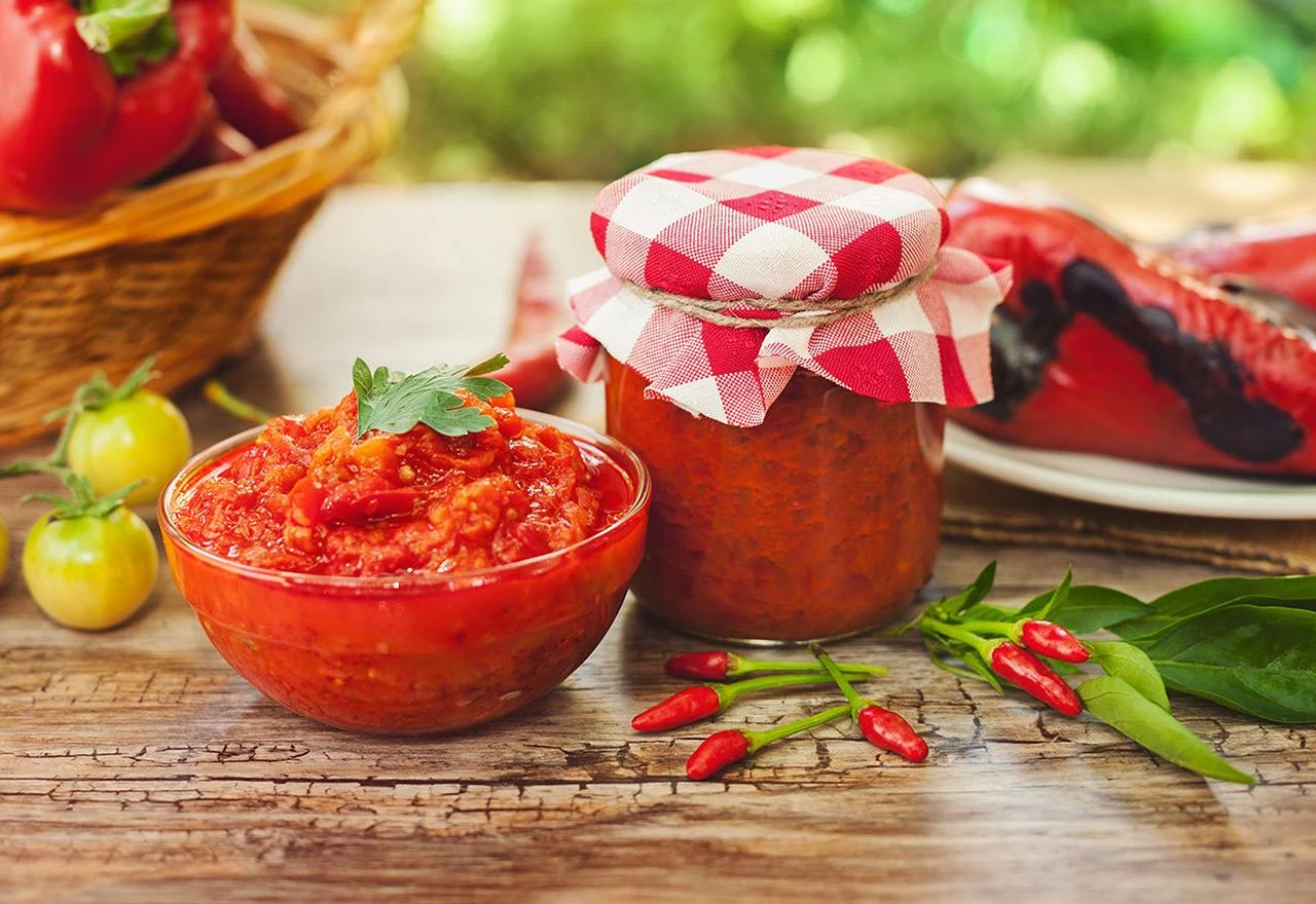 Iznenadit će vas koliko ajvar ima kalorija, smijemo li pretjeravati s njim?