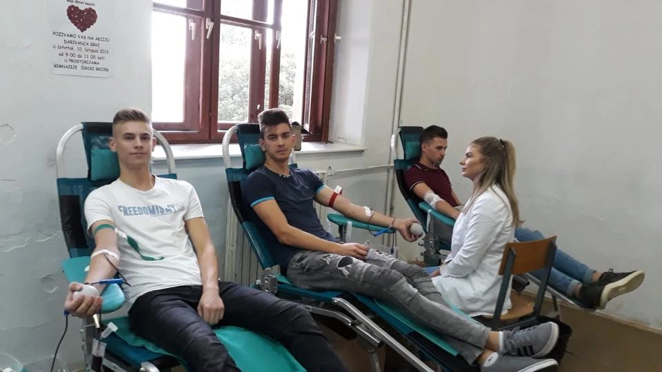 Širokobriješki gimnazijalci darovali 21 dozu krvi
