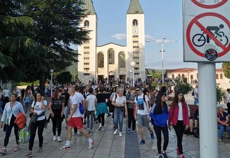 Papa pozorno prati zbivanja u Međugorju