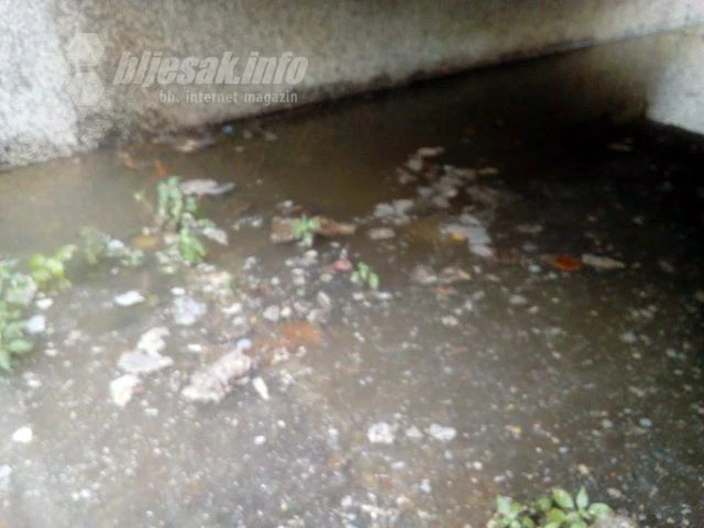 Kanalizacija na mostarskim ulicama: Nova kiša, stari problemi