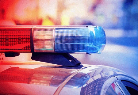 Napao policajca te mu pokidao košulju