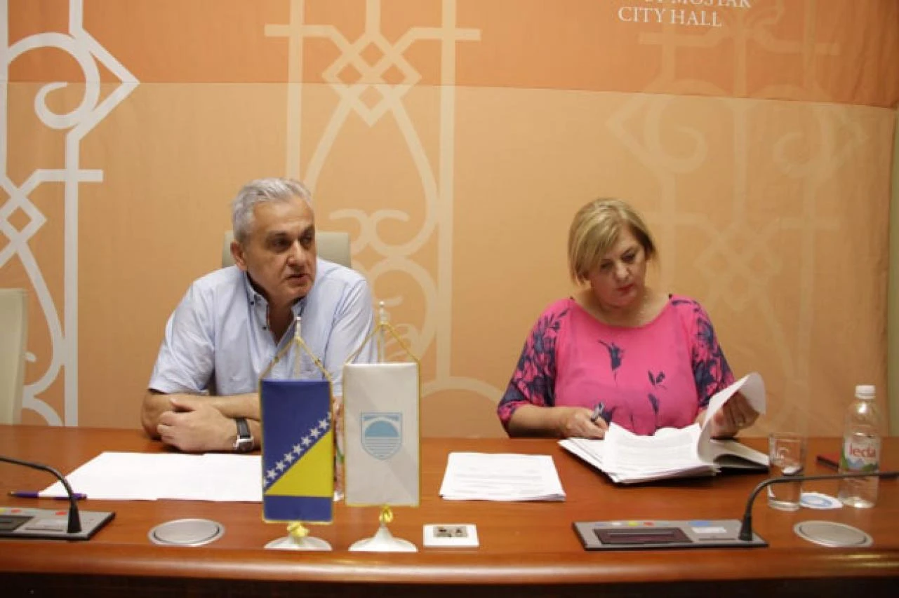 Radmila Komadina: Dokumenti nisu u ladici, mulj nije na deponiji