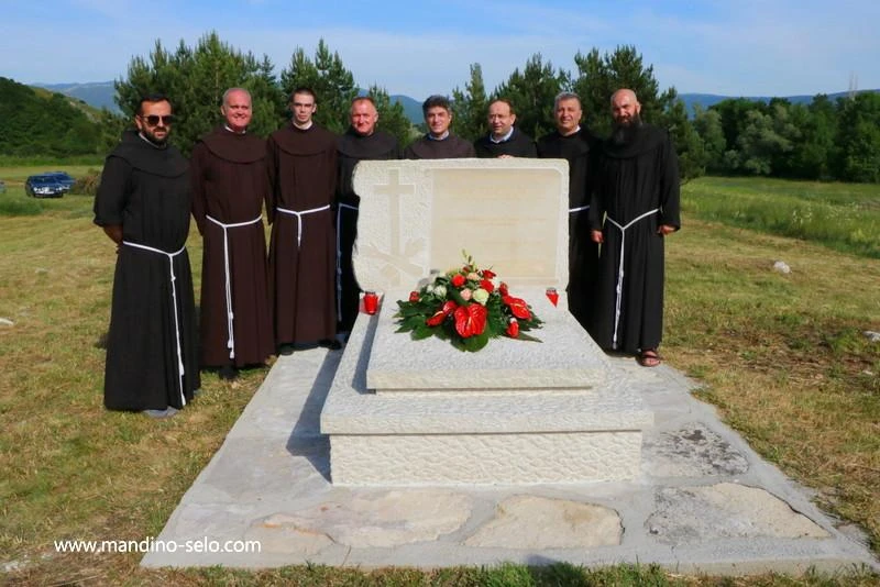 Posmrtni ostaci fratara iz 18. stoljeća položeni u novu grobnicu