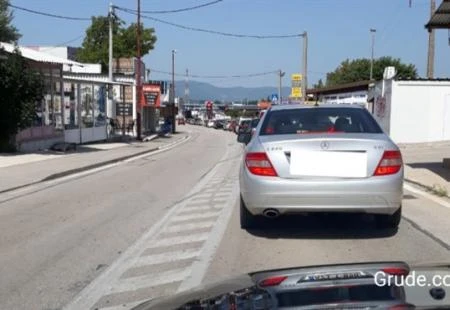 Kilometarska kolona na graničnom prijelazu Gorica-Vinjani