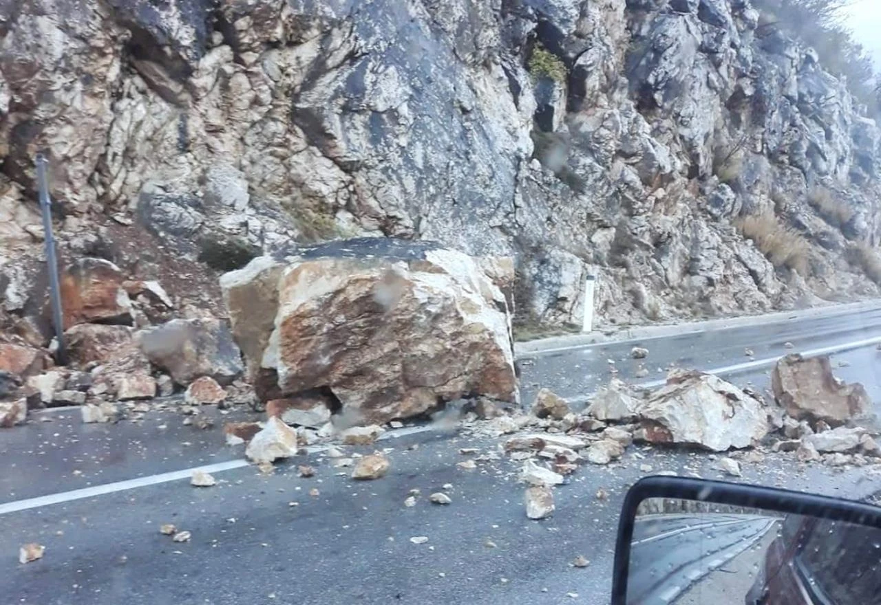 Povećana opasnost od odrona na cestama