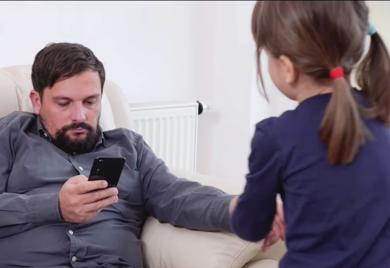 Šestogodišnja Aura: Može li bar jedan dan, biti dan bez mobitela