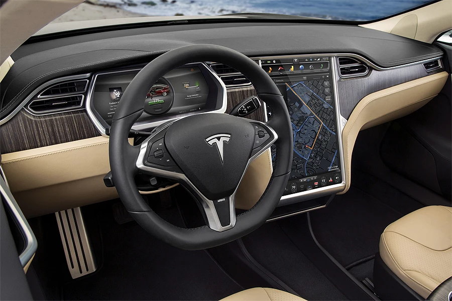 Kineski istraživači sa samo tri kvadratića na cesti zbunili Teslin autopilot