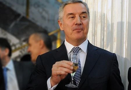 Đukanović neće podnijeti ostavku