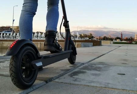 Električni romobili sve opasniji za vozače, ali i pješake
