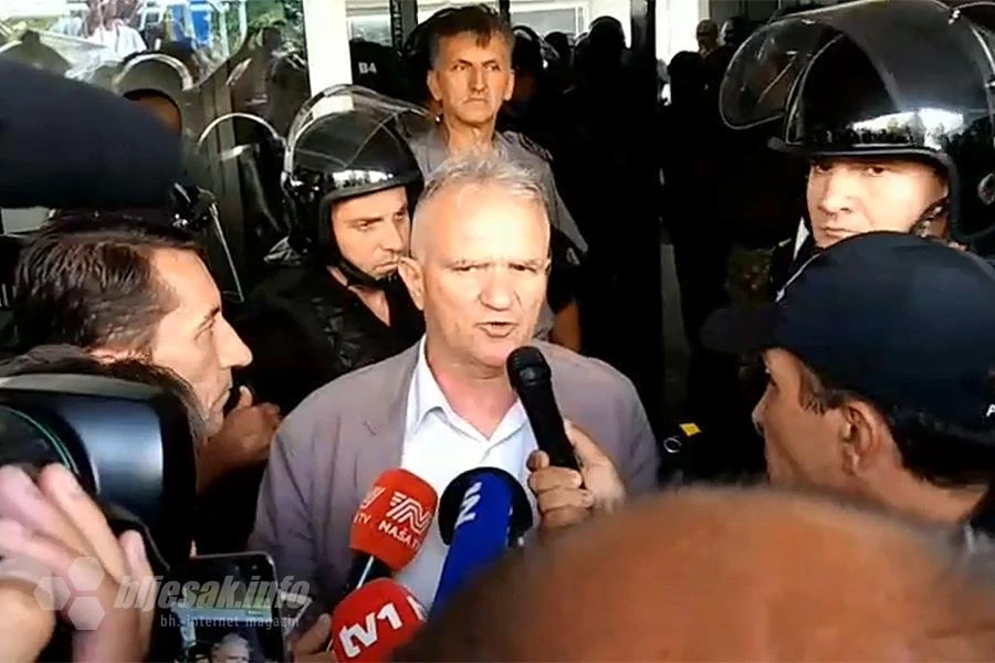 Bošnjački izaslanici: Kako riješiti krizu