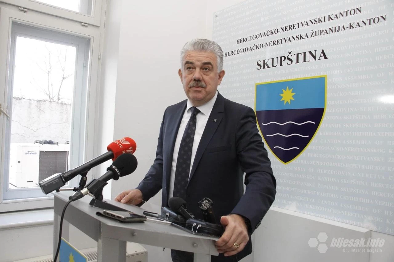 Spremni za pregovore: Vlada se neće osvetiti Gradu niti 'kazniti' Zračnu luku