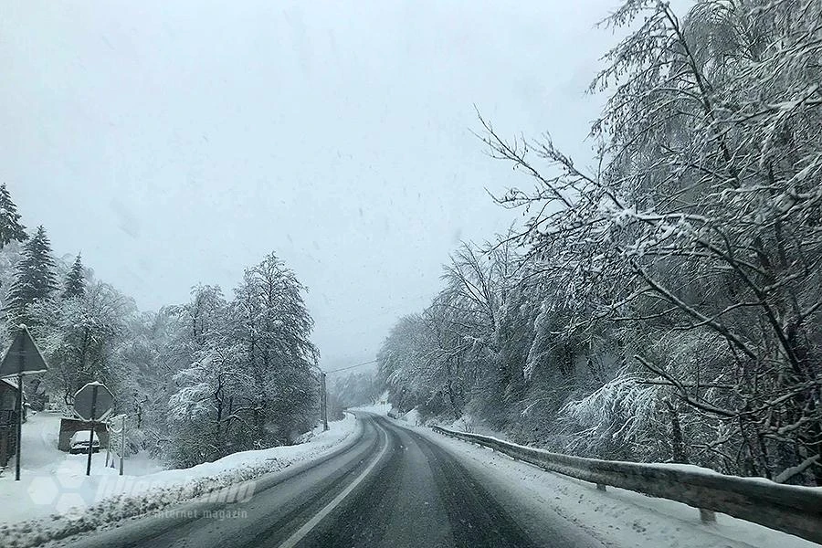 Oprezno u prometu: Kolnici zaleđeni i klizavi