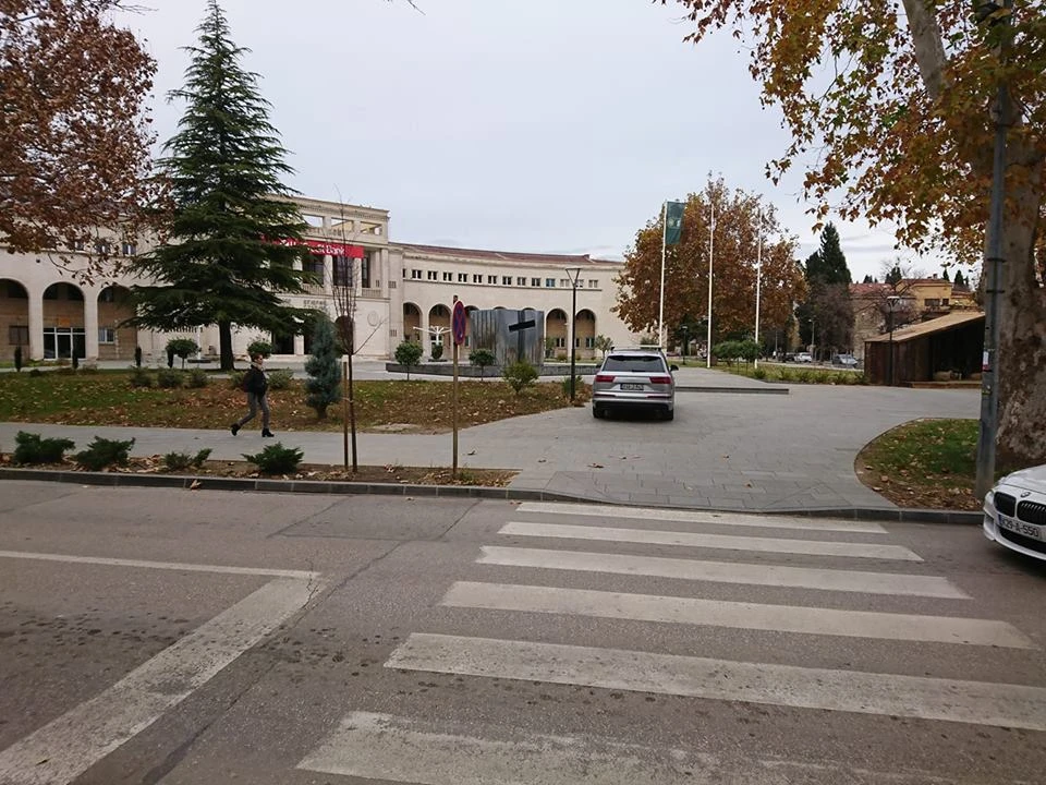 Velikan na Trgu velikana u Mostaru
