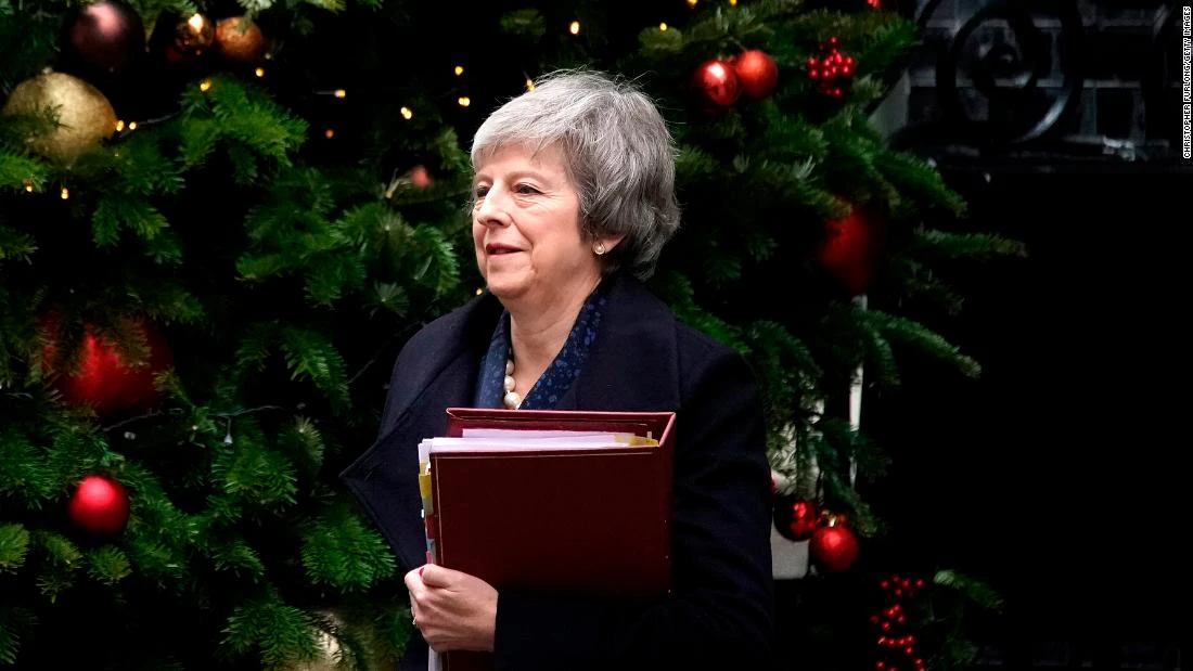 Theresa May ostaje britanska premijerka