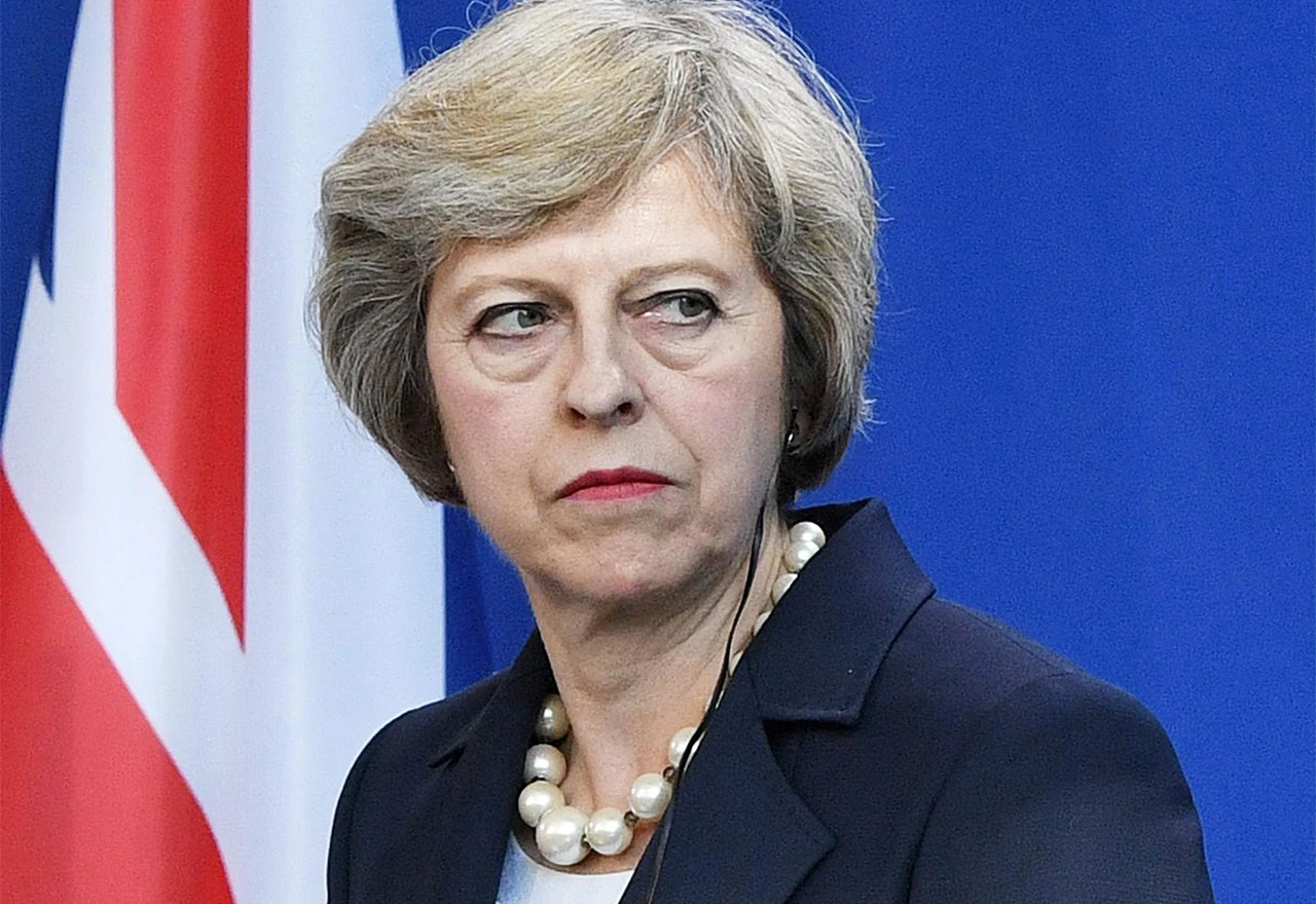 May odgodila glasanje o njenom sporazumu o Brexitu