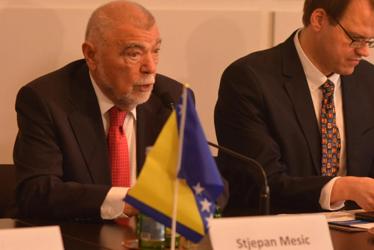 Mesić: Briga Hrvatske za Hrvate u BiH svodi se na brigu za interese HDZ-a