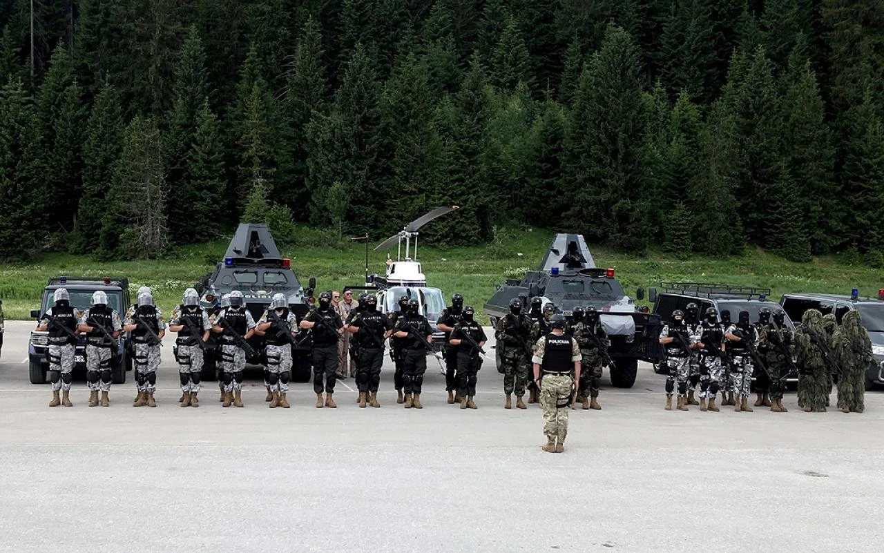 Uhićene tri osobe zbog razbojništva i iznude  