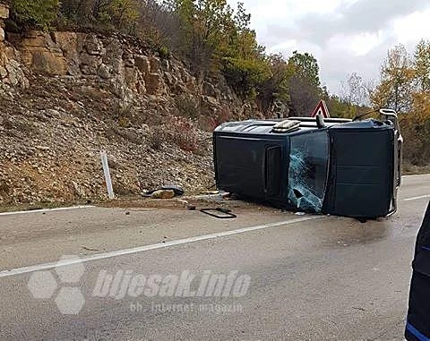 Mostar - Stolac: Teško ozlijeđen u prevrtanju vozila