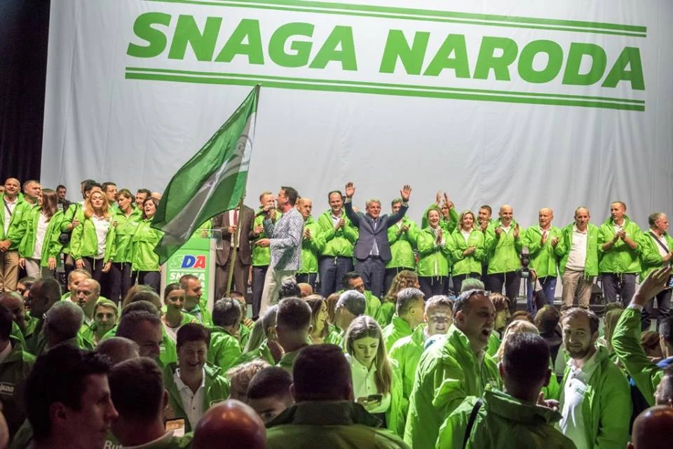 SDA: Vrlo su neodgovorne prijetnje Milorada Dodika