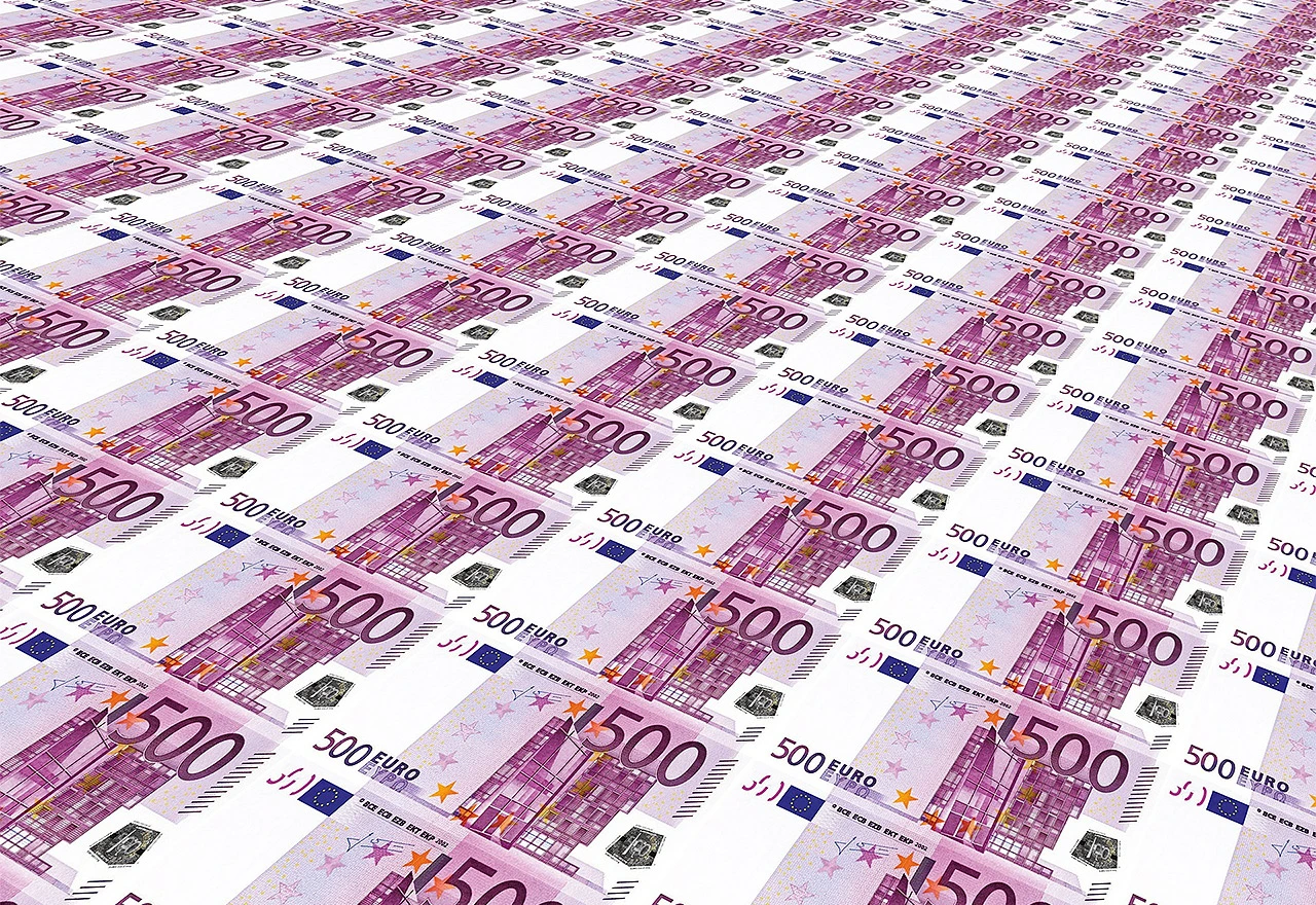 Kupio ormar u kojem je pronašao 95.000 eura, pa novac vratio vlasniku