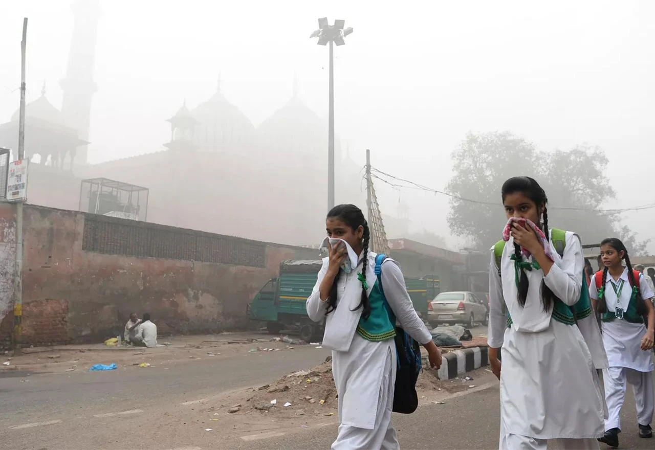 Nakon festivala, smog prekrio Delhi